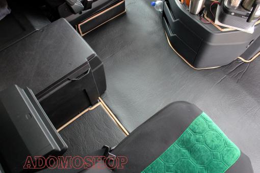 Kunstleder Fußmatten für Mercedes Actros MP5 und MP4 Solostar, schwarz-glatt. Umrandung beige 