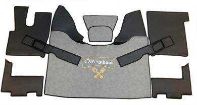 Kunstlederfußmatten mit Sitzsockel für DAF XF 106 ab 07/2017 schwarz-grau schattiert-glatt, großes Logo