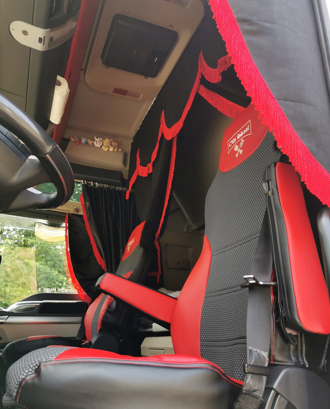 Schonbezüge Auto Sitzbezüge Kunstleder - Stoff für LKW MAN TGA TGS TGM TGL  TGX Rot - Schwarz
